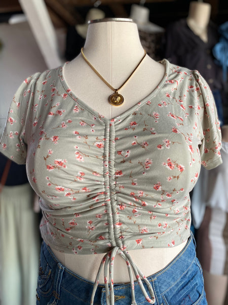 Floral Ruched Crop Top (PLUS SIZE)